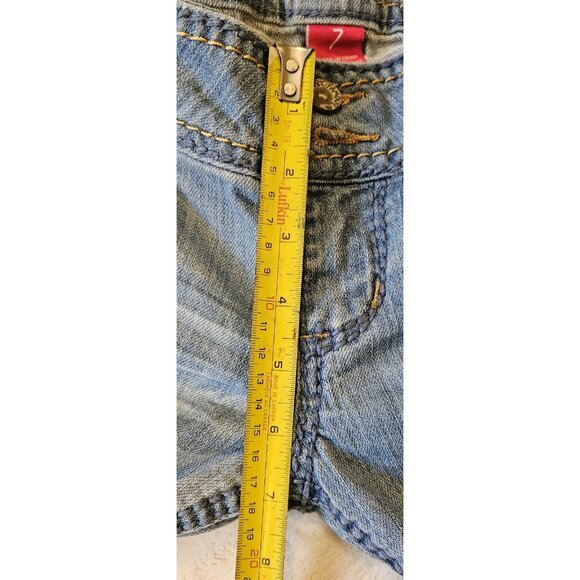 Women's Almost Famous Distressed Denim Capri Jeans Size 7 30x21 Embroidered - Picture 11 of 15
